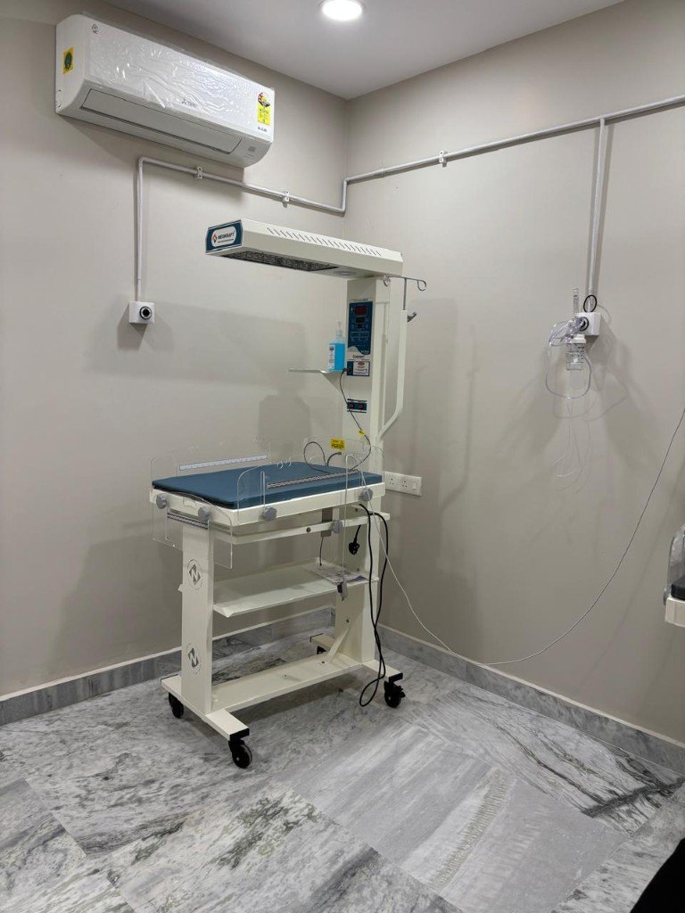 Newborn care station